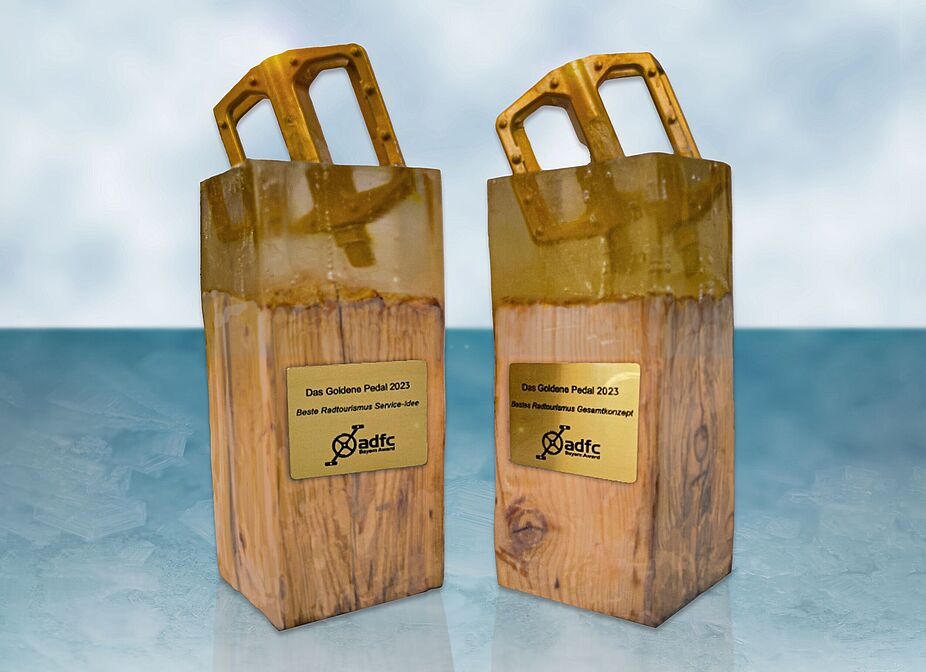 Das Goldene Pedal - die Trophäen Das Goldene Pedal - die TrophäenDas Goldene Pedal - die Trophäen